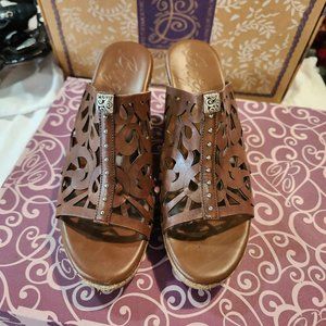 Brighton Daria Wedge Platform sandals  Size 6 1/2  Brown